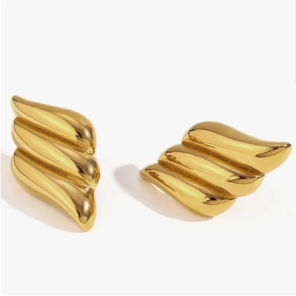NWOT Mazie Gold Wing Statement Post Earrings